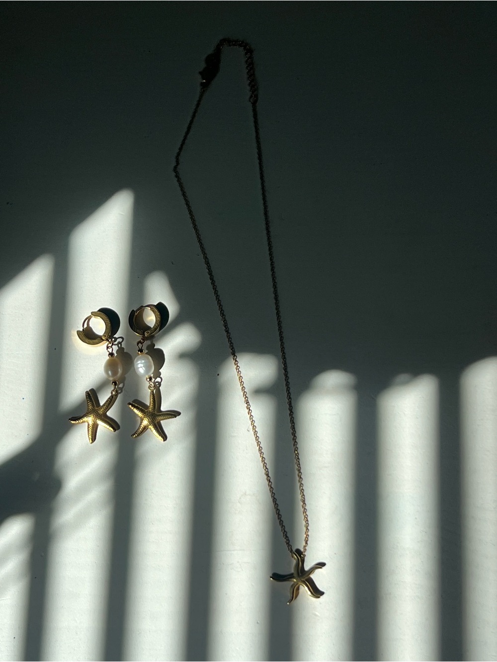 Gold Starfish Pendant Necklace and Pearl Drop Earrings Set